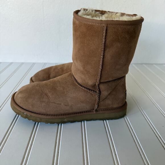 UGG Australia size 8 Camel Tone Suede Classic short Boots size 8 - Picture 6 of 16